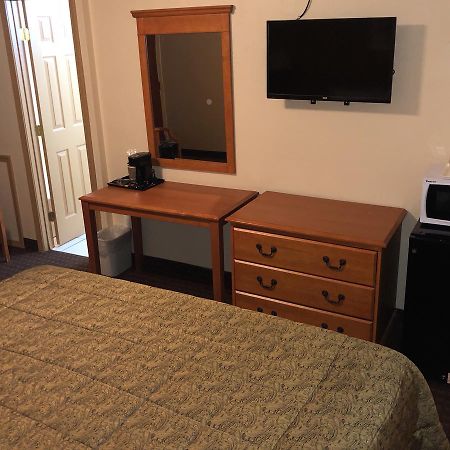 Deluxe Inn לאוטון מראה חיצוני תמונה