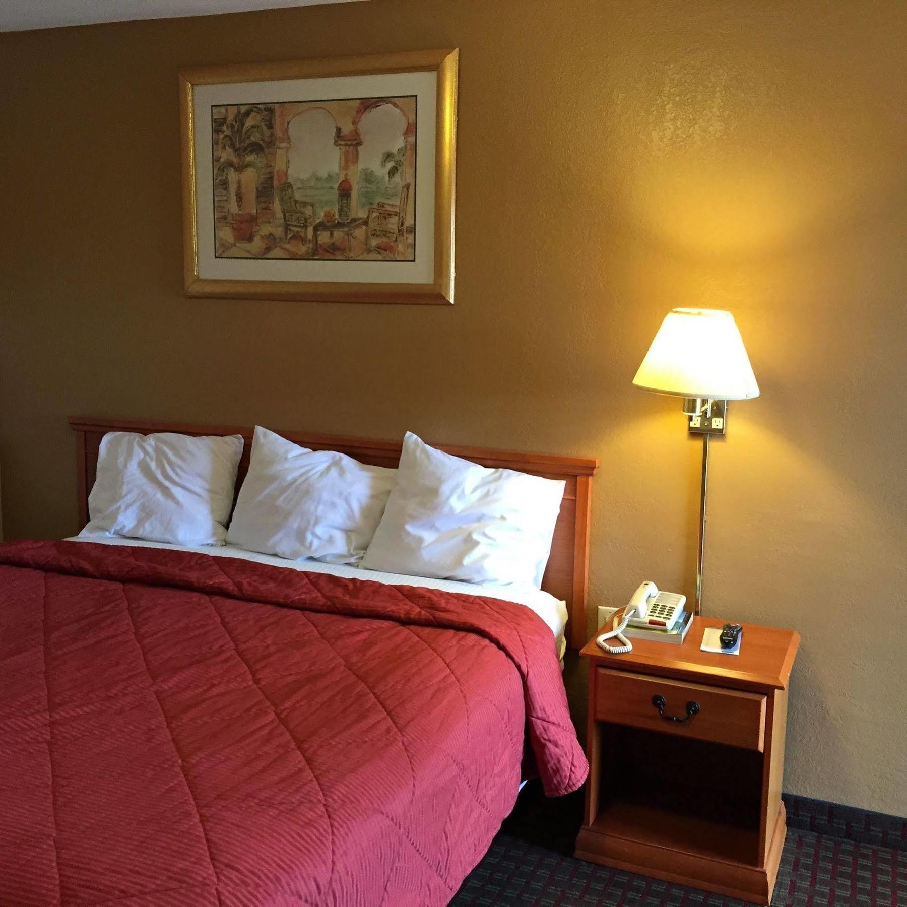 Deluxe Inn לאוטון מראה חיצוני תמונה